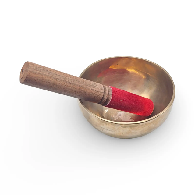 Handmade copper singing bowl with wooden striker, 5-inch size by Pür Sérénité.